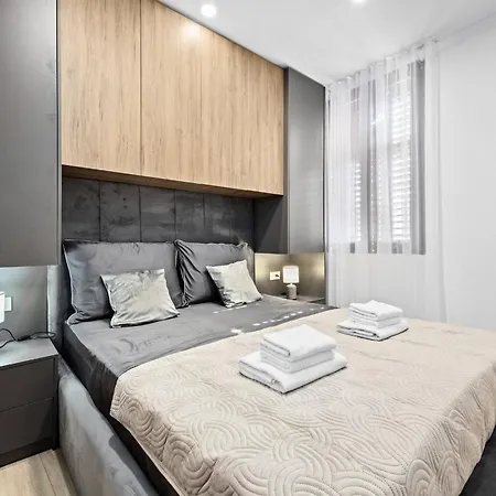 Capitolina Apartmens Old Town شقة