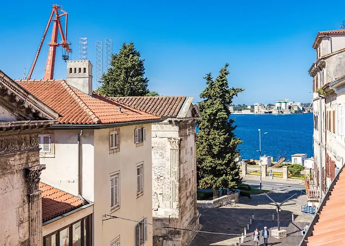 Capitolina Apartmens Old Town * Pula